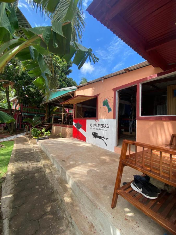 Las Palmeras Oceanview Hotel And Dive Center Little Corn Island Exterior photo