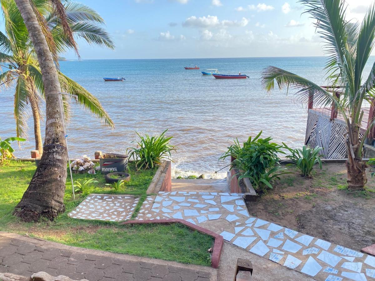 Las Palmeras Oceanview Hotel And Dive Center Little Corn Island Exterior photo