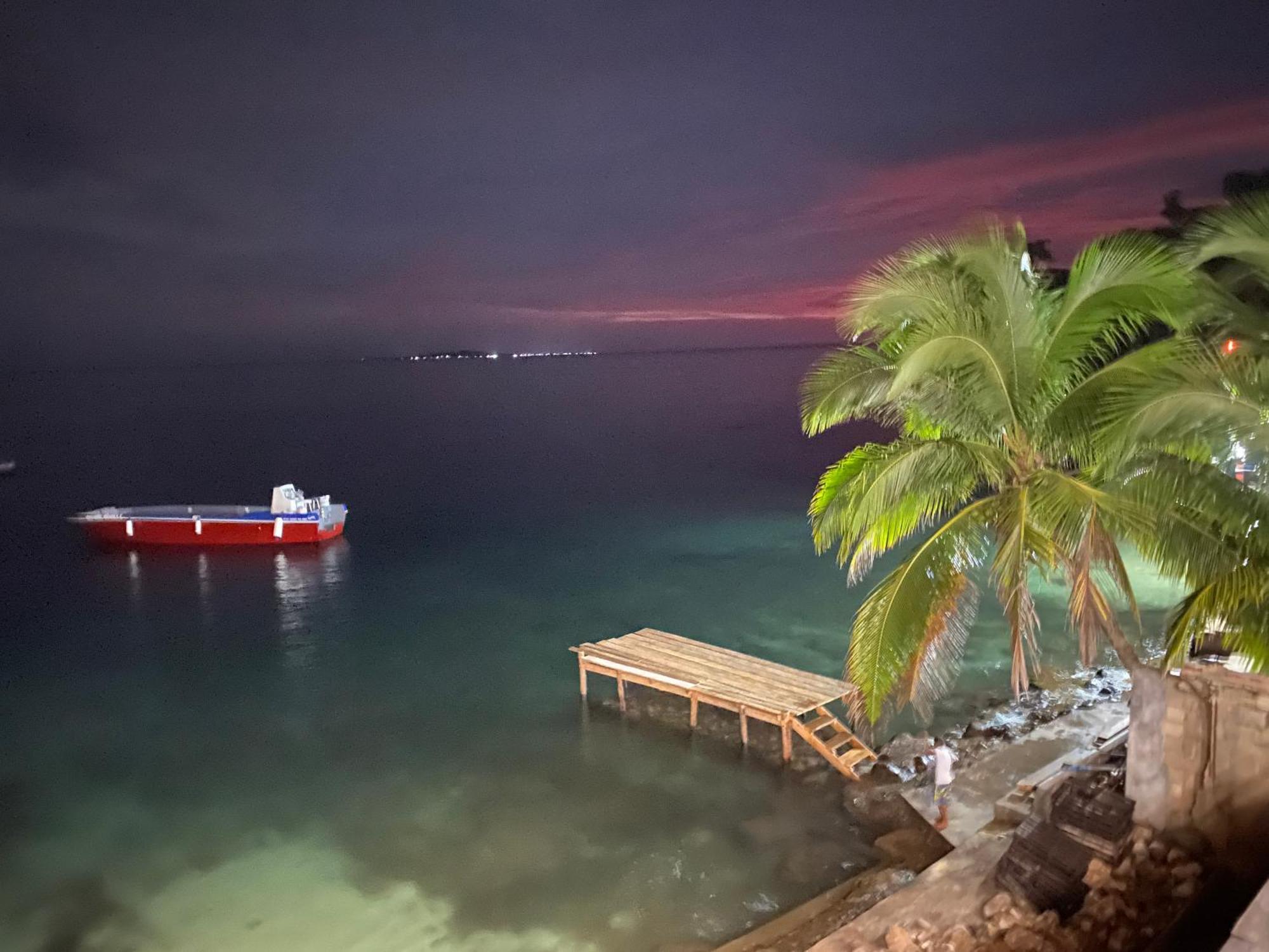 Las Palmeras Oceanview Hotel And Dive Center Little Corn Island Exterior photo