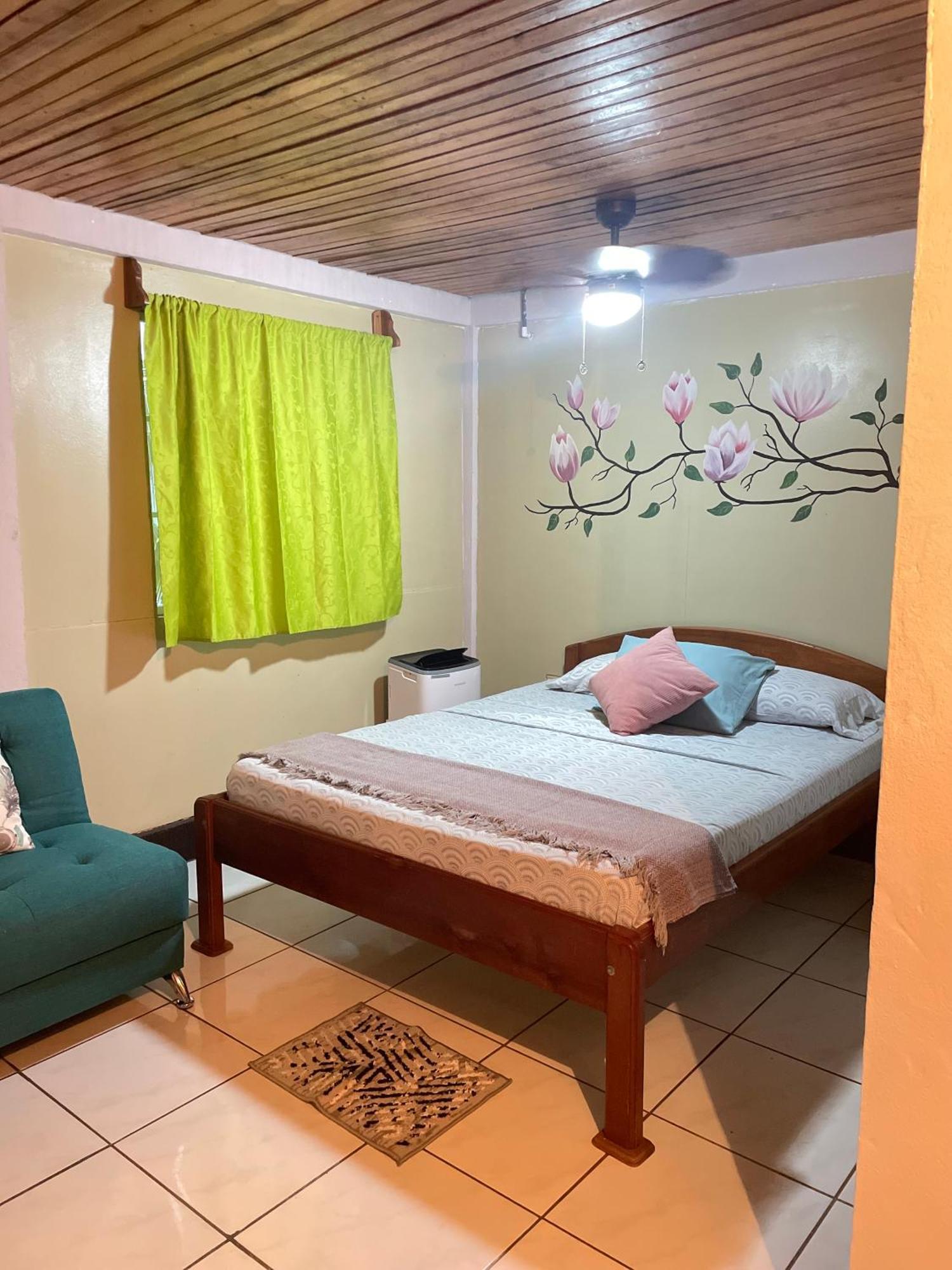 Las Palmeras Oceanview Hotel And Dive Center Little Corn Island Exterior photo