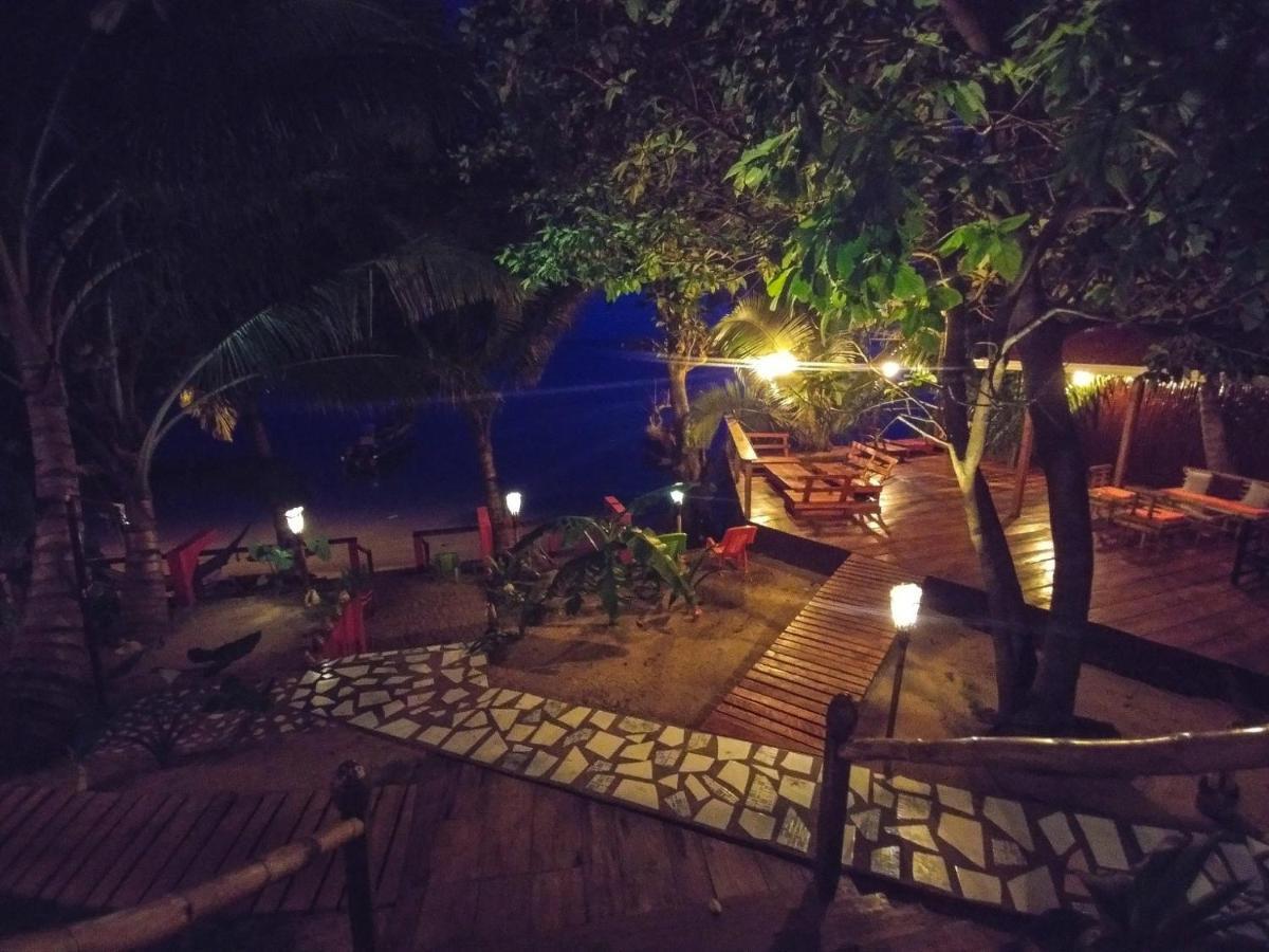 Las Palmeras Oceanview Hotel And Dive Center Little Corn Island Exterior photo